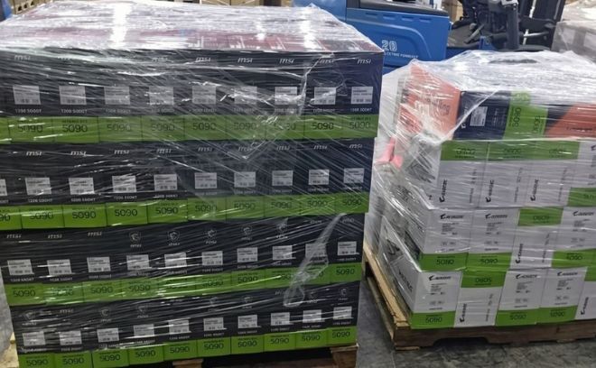 Dlaczego RTX 5090 jest tak drogi? Firmy AI kupują te karty całymi paletami.