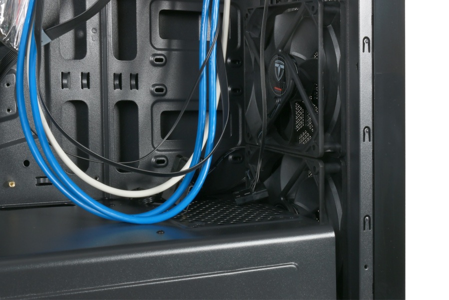 Zdjęcie produktu: Obudowa do komputera Cyclone Rage R75TG Pure Black Tinted Glass Window