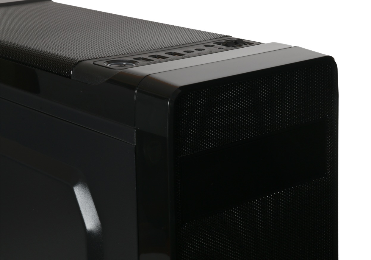 Obudowa do komputera Cyclone Rage R75TG Pure Black Tinted Glass Window