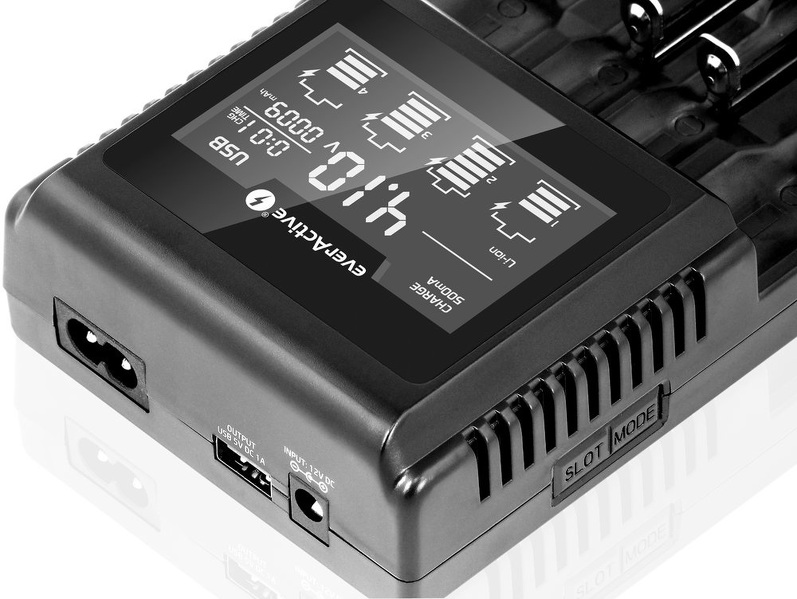 Zdjęcie produktu: Ładowarka akumulatorków cylindrycznych Li-ion oraz Ni-MH 4 niezależne kanały ładowania everActive UC4000