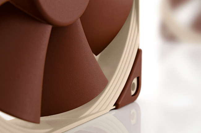 Noctua NF F12 5V 120mm Noctua NF F12 5V 120mm