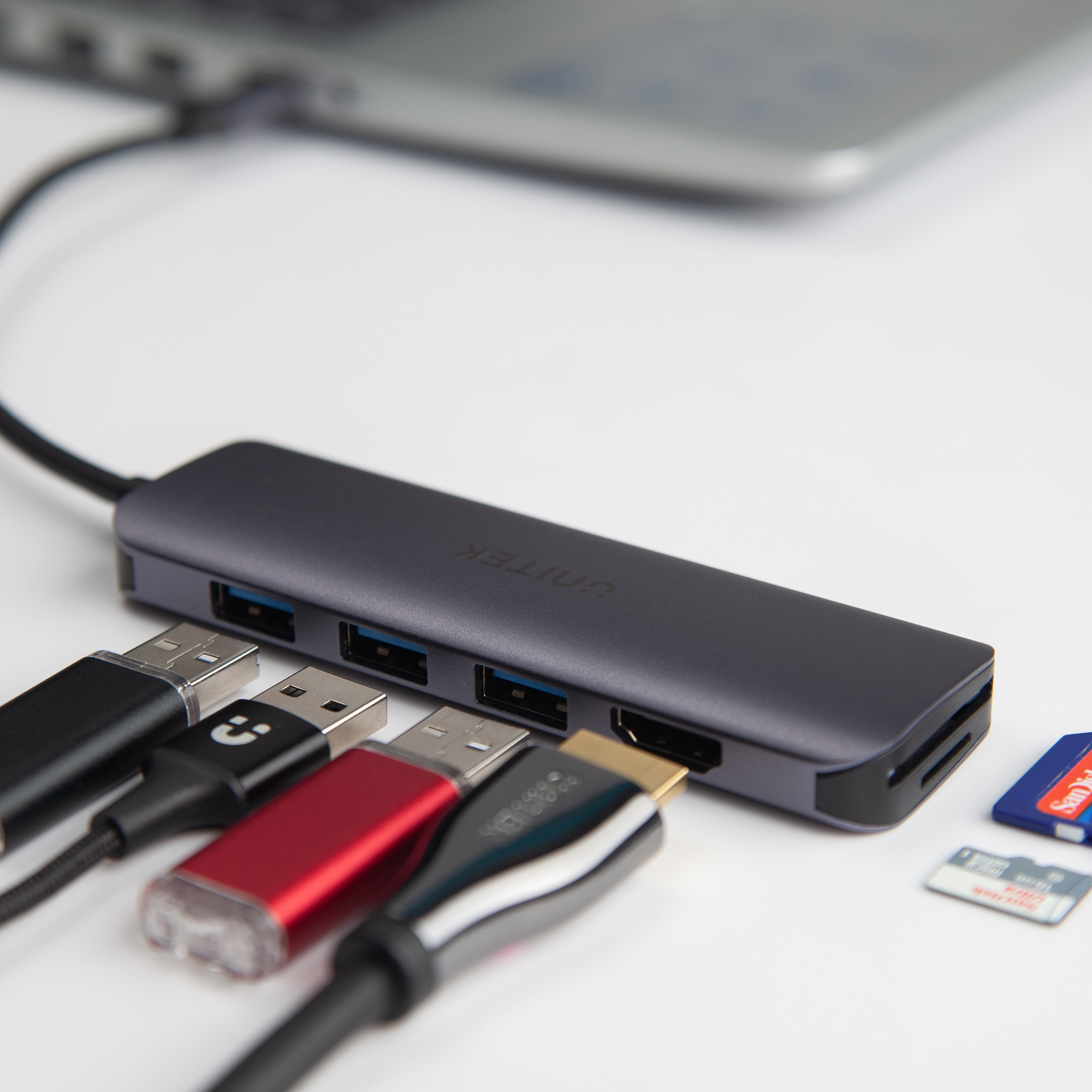 Unitek HUB USB TYP-C 3 x USB 3.1 Gen 1 HDMI SD microSD (H1107F)