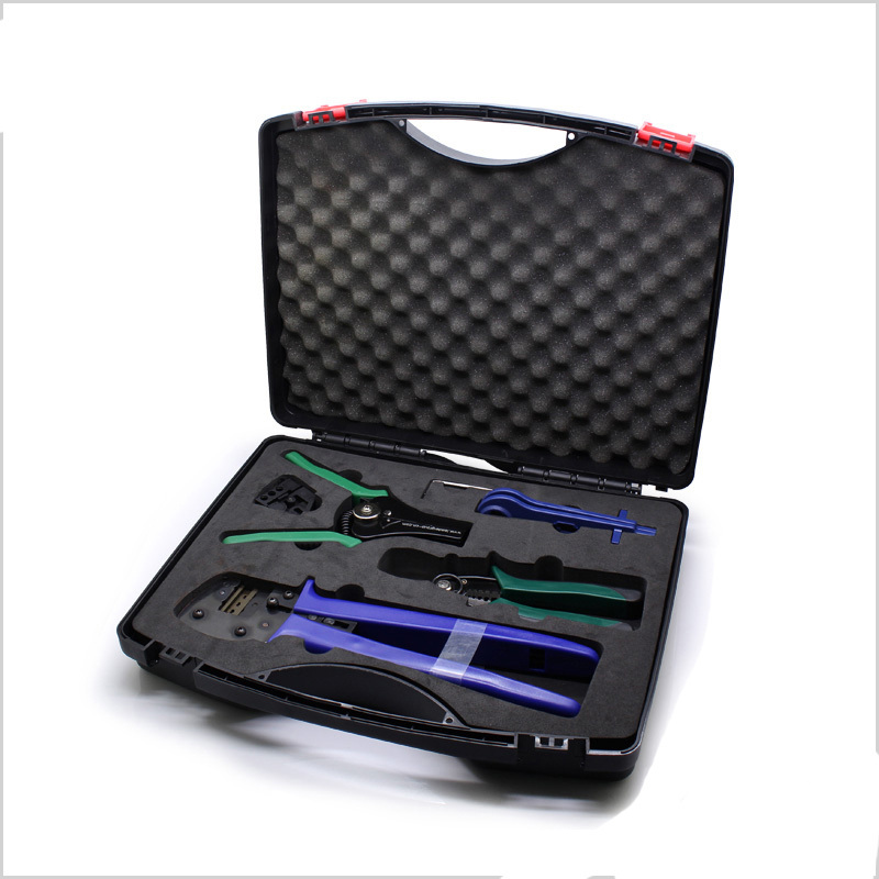 Zestaw narzędzi do instalacji fotowoltaicznych w walizce Leader TB003