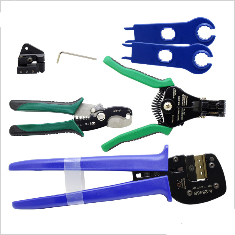 Zestaw narzędzi do instalacji fotowoltaicznych w walizce Leader TB003