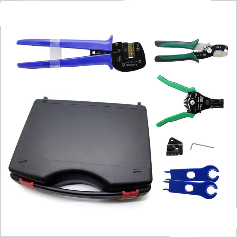 Zestaw narzędzi do instalacji fotowoltaicznych w walizce Leader TB003