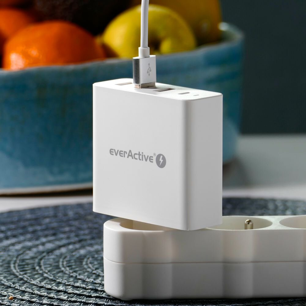 Ładowarka sieciowa everActive 3xUSB oraz USB TYP-C PD 60.5W (SC-500Q)