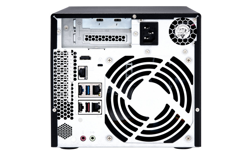 Serwer plików QNAP TVS-472XT-i3-4G 4-bay, Intel Core i3-8100T 3,1 GHz, 4 GB DDR4, 1 x 10GBASE-T , 2x M.2 2280, 5x USB 3.2, HDMI 2.0, 2x Thunderbolt