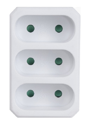 Miniatura produktu: Gniazdko prądowe Maclean, Potrójne płaskie, Wtyk uniwersalny, 16A, max. 3680W, MCE212