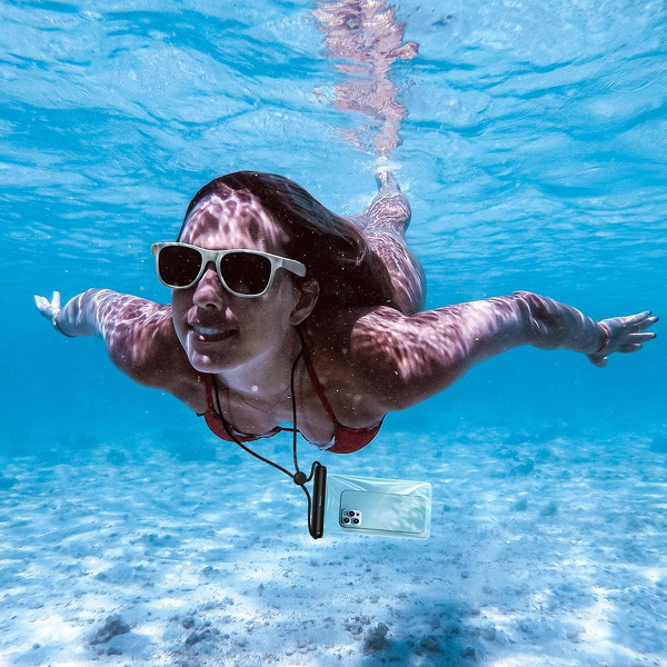 Zdjęcie produktu: Pokrowiec wodoodporny etui na telefon Baseus Slide-cover (max 7,2") na basen nad wodę IPX8 - czarny (FMYT000001)