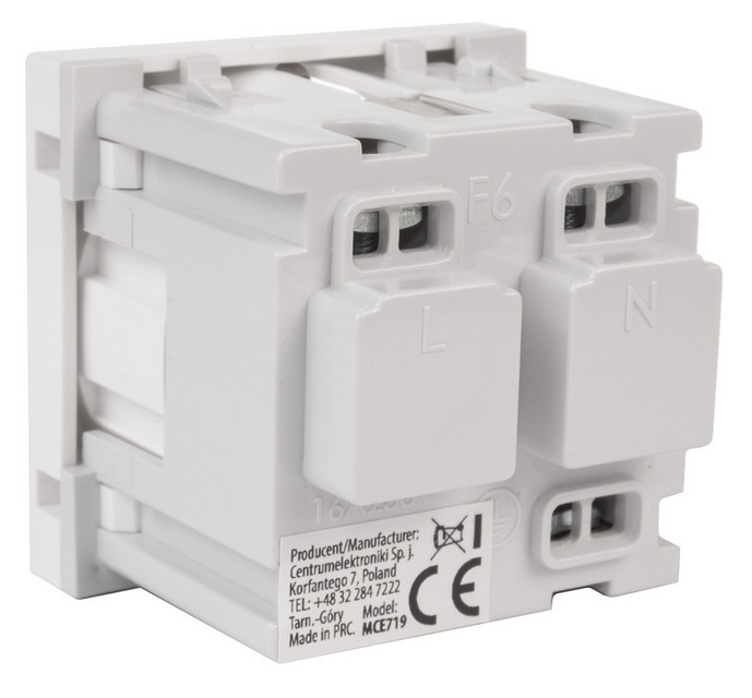 Gniazdko typu F niemieckie Maclean MCE719W