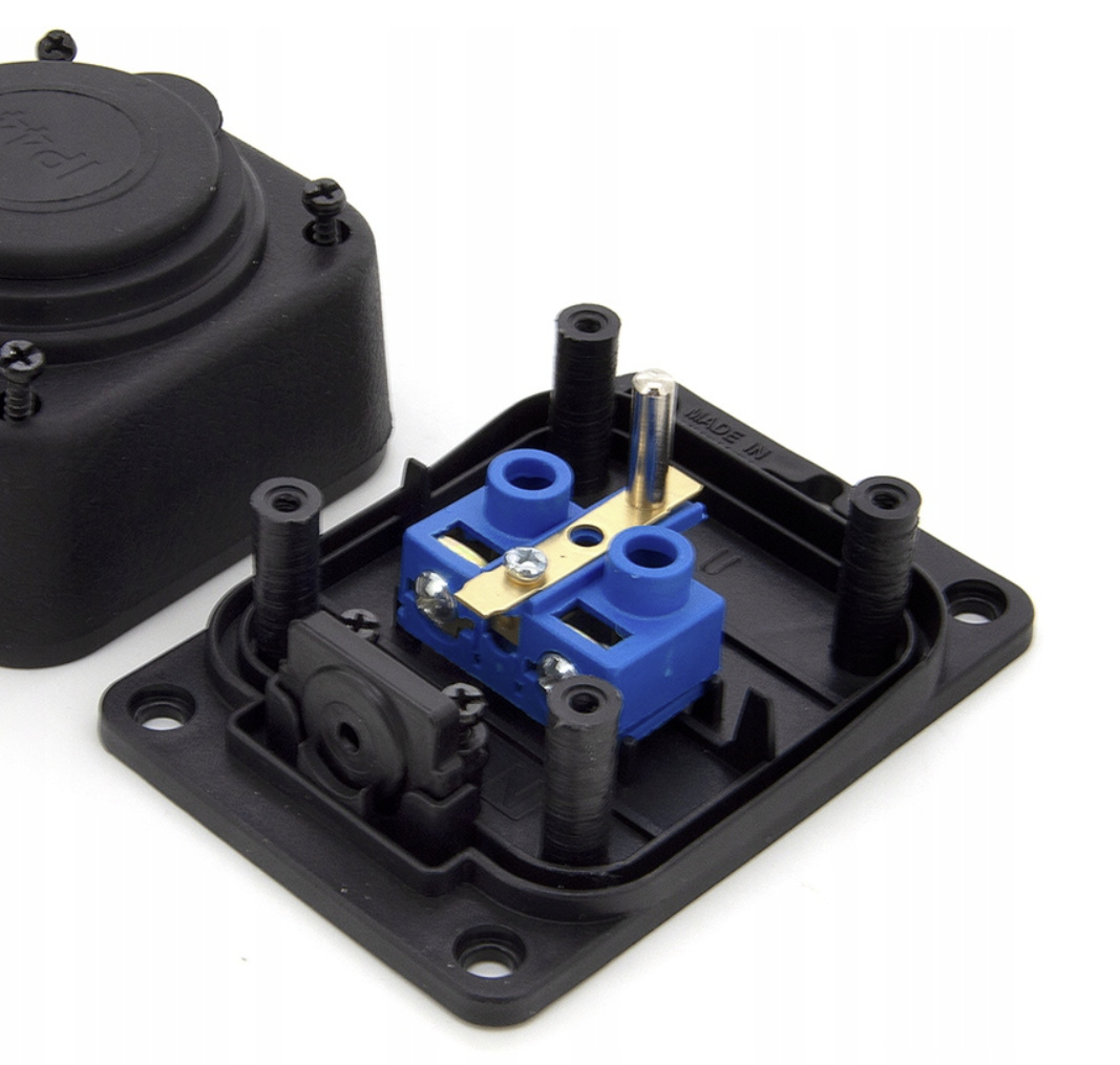 ELS TRG-1 gniazdo gumowe (TPE) pojedyncze IP44 16A 2P+Z, kolor czarny