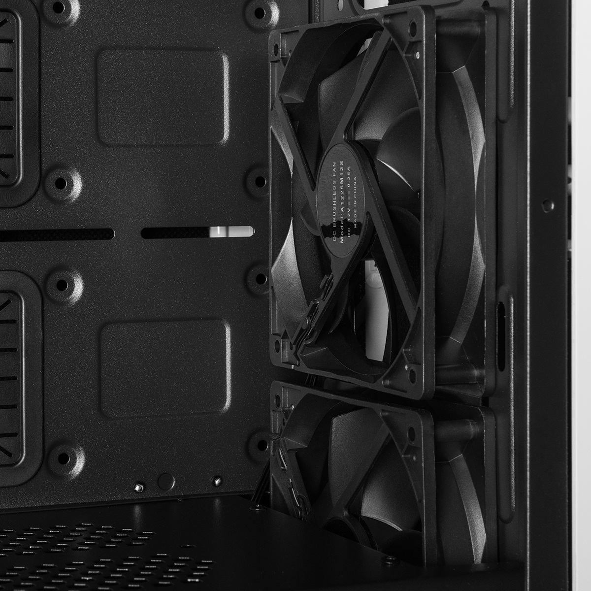 Obudowa komputerowa Modecom Oberon Pro Silent Biała Obudowa komputerowa Modecom Oberon Pro Silent Biała