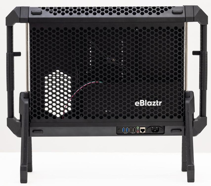 Zdjęcie produktu: Przenośna obudowa eBlaztr Black z mocowaniem na monitor