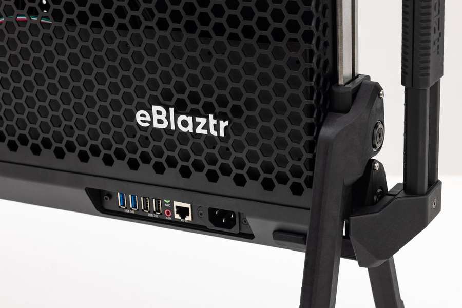 Zdjęcie produktu: Przenośna obudowa eBlaztr Black z mocowaniem na monitor