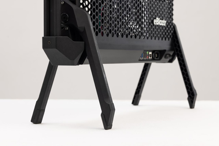 Zdjęcie produktu: Przenośna obudowa eBlaztr Black z mocowaniem na monitor