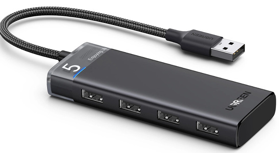 Miniatura produktu: HUB Ugreen CM653 z 4 portami USB-A i kablem zasilającym USB-A - czarny