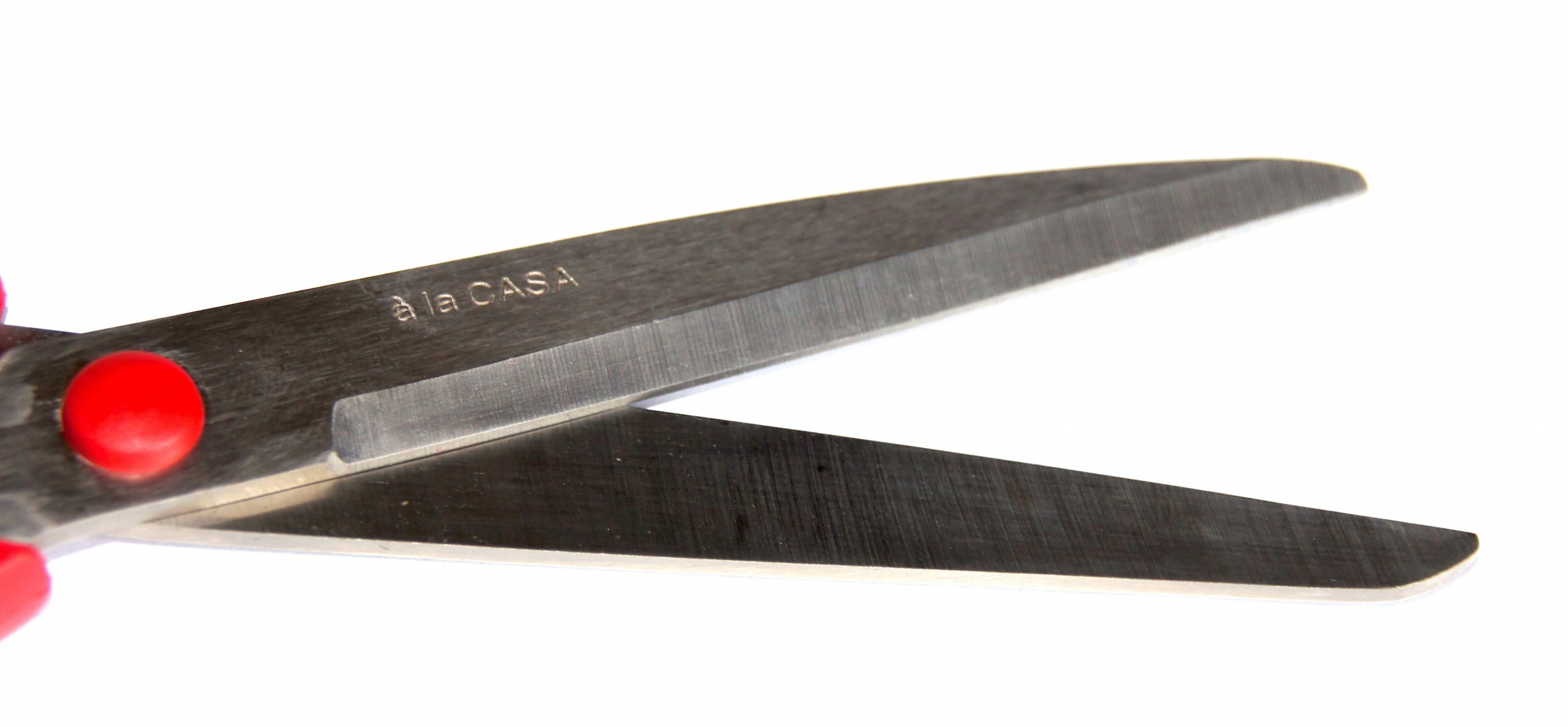 Nożyczki domowe/biurowe, klasyczne, wyjątkowo ostre ostrza o długości 10 cm oraz miękkie wykończenie uchwytów.