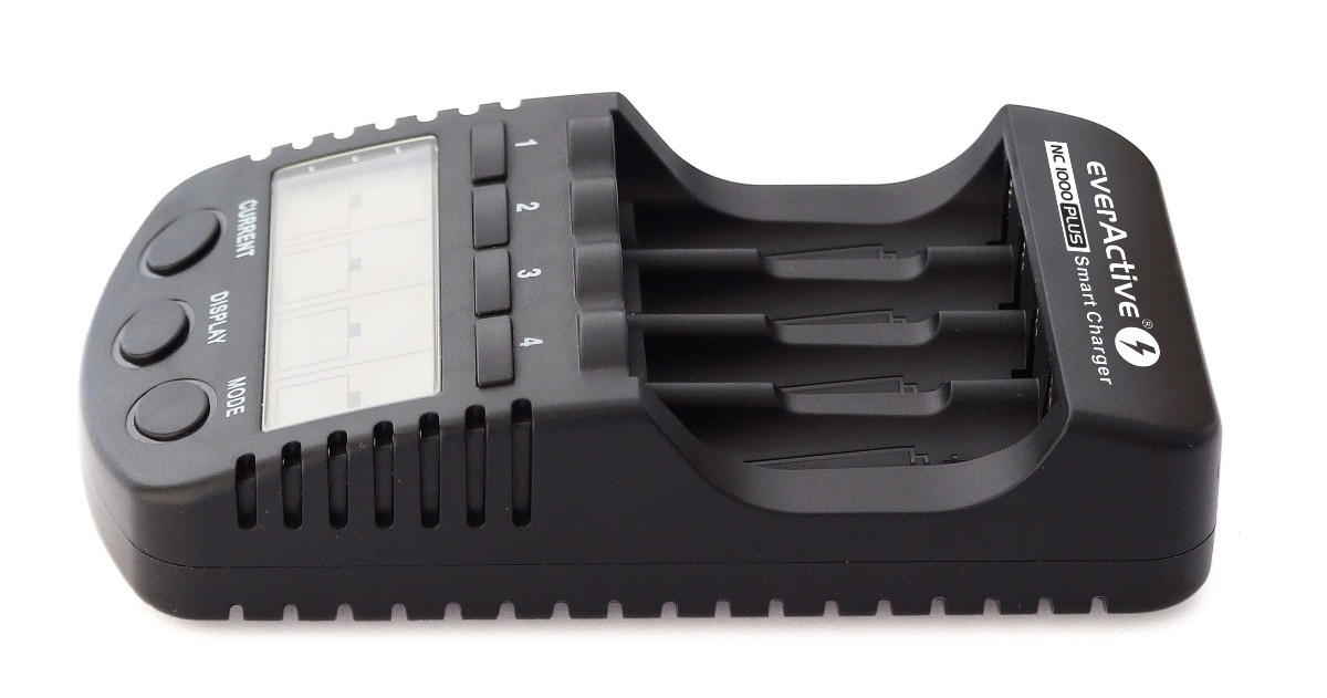 Ładowarka akumulatorków Ni-MH 4 niezależne kanały ładowania everActive NC-1000 PLUS