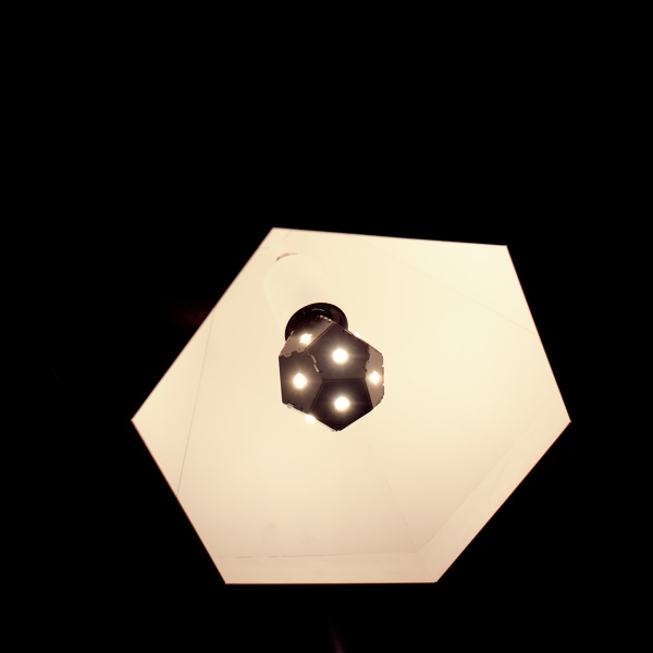 Zdjęcie produktu: nanoleaf Smart Ivy Kit zestaw (Smart Hub + 2x żarówka Smart Ivy z HomeKit)