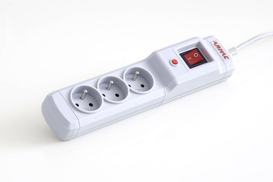 Zdjęcie produktu: Listwa zasilająca Armac Multi M3 szara 4.5m, 3 gniazda (M3/45/SZ)