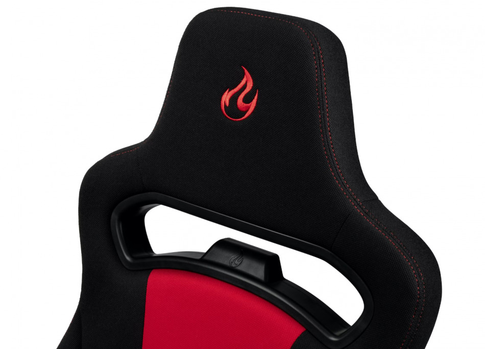 Nitro Concepts E250 Czarno Czerwony Logo