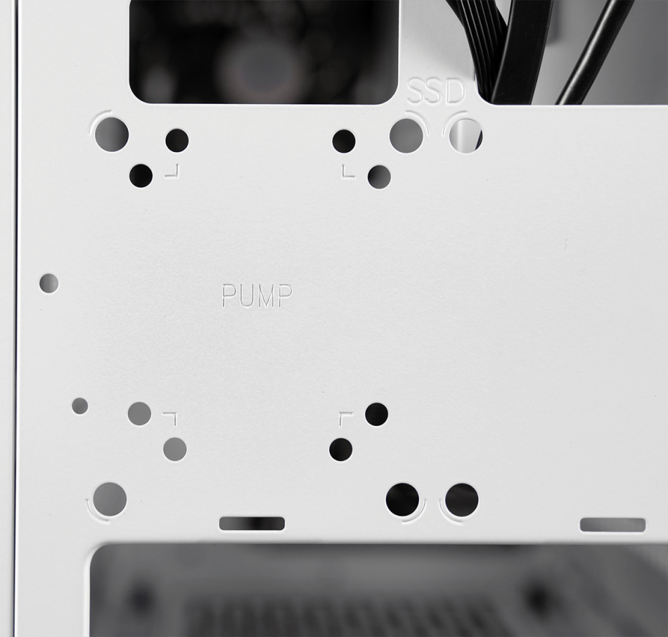 Nr200p 08 Custom Cooling Imageleftorright